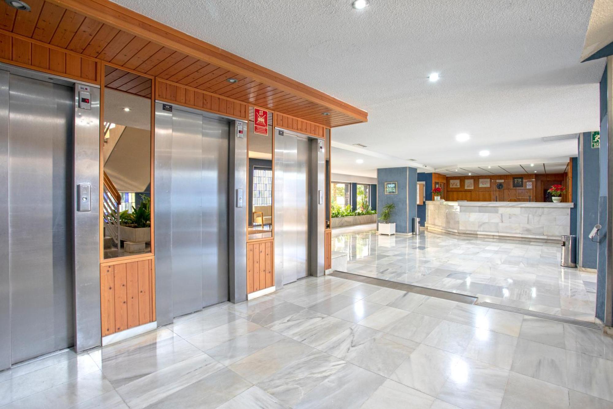 1003 - Seafront Apartment On El Paseo - Air Conditionning - Wi-Fi - Smart Tv Almunecar Exterior photo